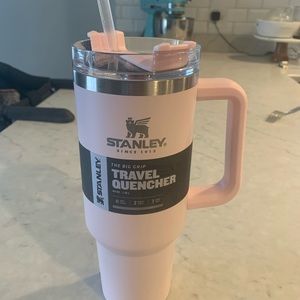 NWT Stanley Travel Quencher 40oz- Pink